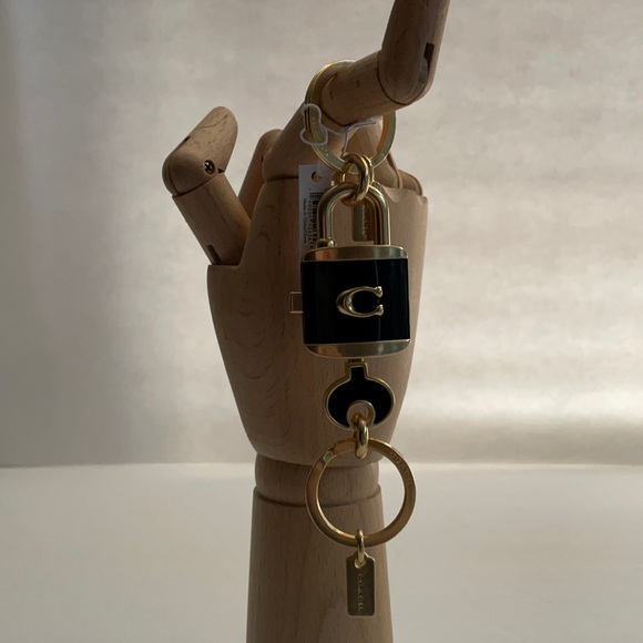 šø Coach C1679 Lock & Key Bag Charm Key Ring šø